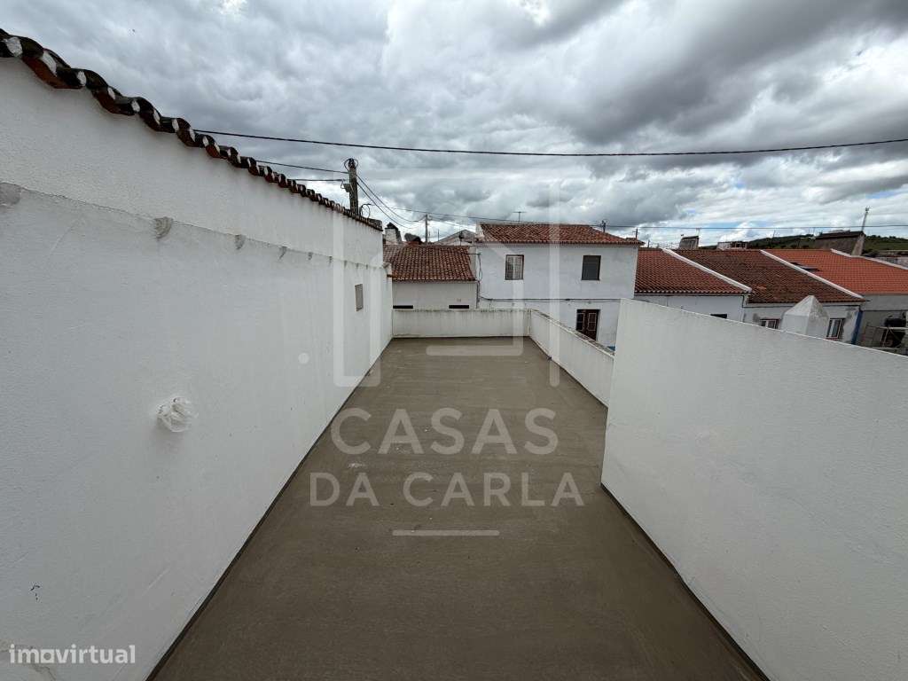 Moradia T5 com quintal e terraço em Vila Alva-32