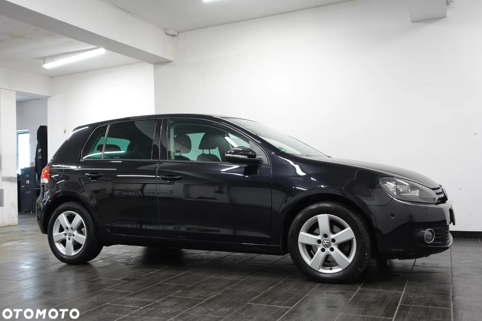 Volkswagen Golf 1.6 TDI DPF BlueMotion Technology Comfortline - 12