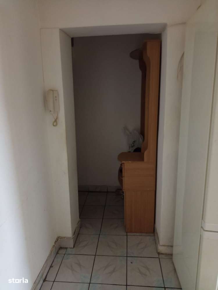 Apartament 2 camere – complet mobilat – Str. Eroilor, Brezoi - Imagine principală: 4/8