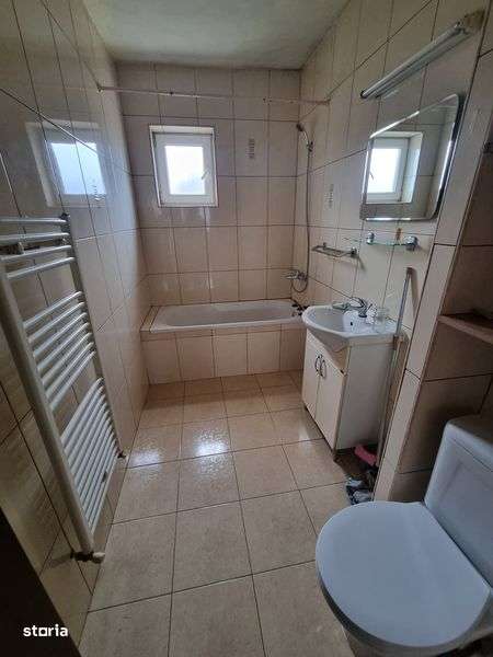 Inchiriez apart 3 camere/Etaj intermediar/ Parcare/57mp/ Sub Cetate - Imagine principală: 4/6