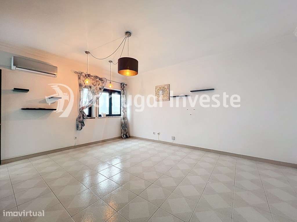 Arrenda excelente T3 no Pragal em Almada - Grande imagem: 2/22