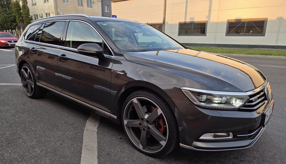 Volkswagen Passat B8 [2014 - Prezent] 2.0 TDI DSG 4Motion Highline 2015