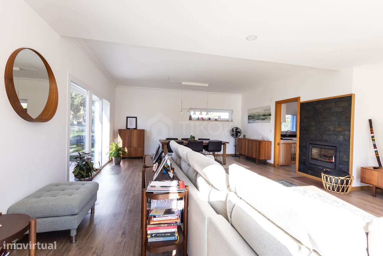 MORADIA T4 218M² EM TERRENO 1.044M² COM PISCINA EM CONDOMÍNIO GOLFE SA-14