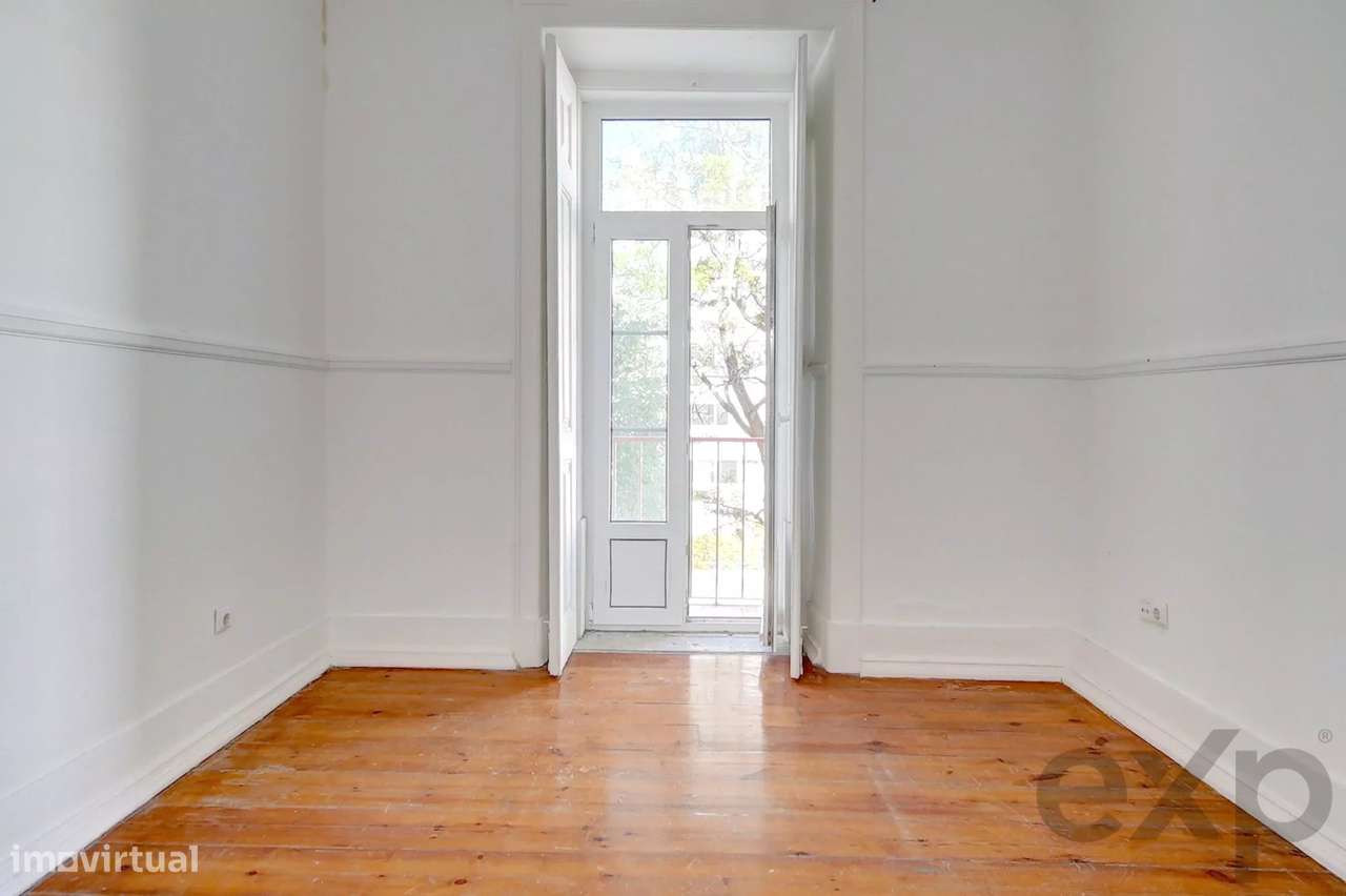 Apartamento T1+1 junto ao Jardim da Estrela – Lisboa-11