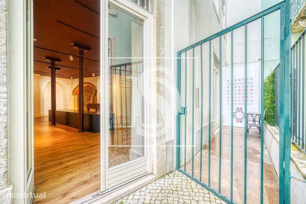 Ativo Comercial Arrendado em Alfama | Yield 5,1% | Investimento-7