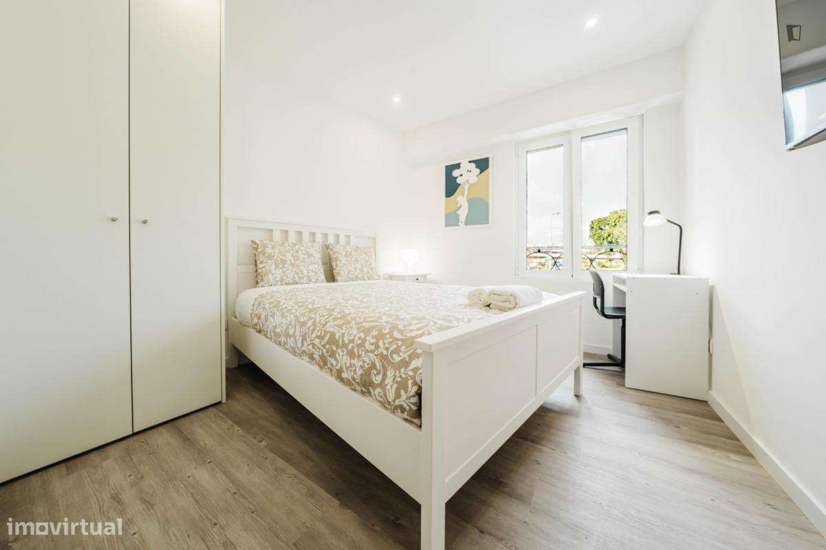 Quarto - localizado em Lumiar Lisbon - Grande imagem: 2/23