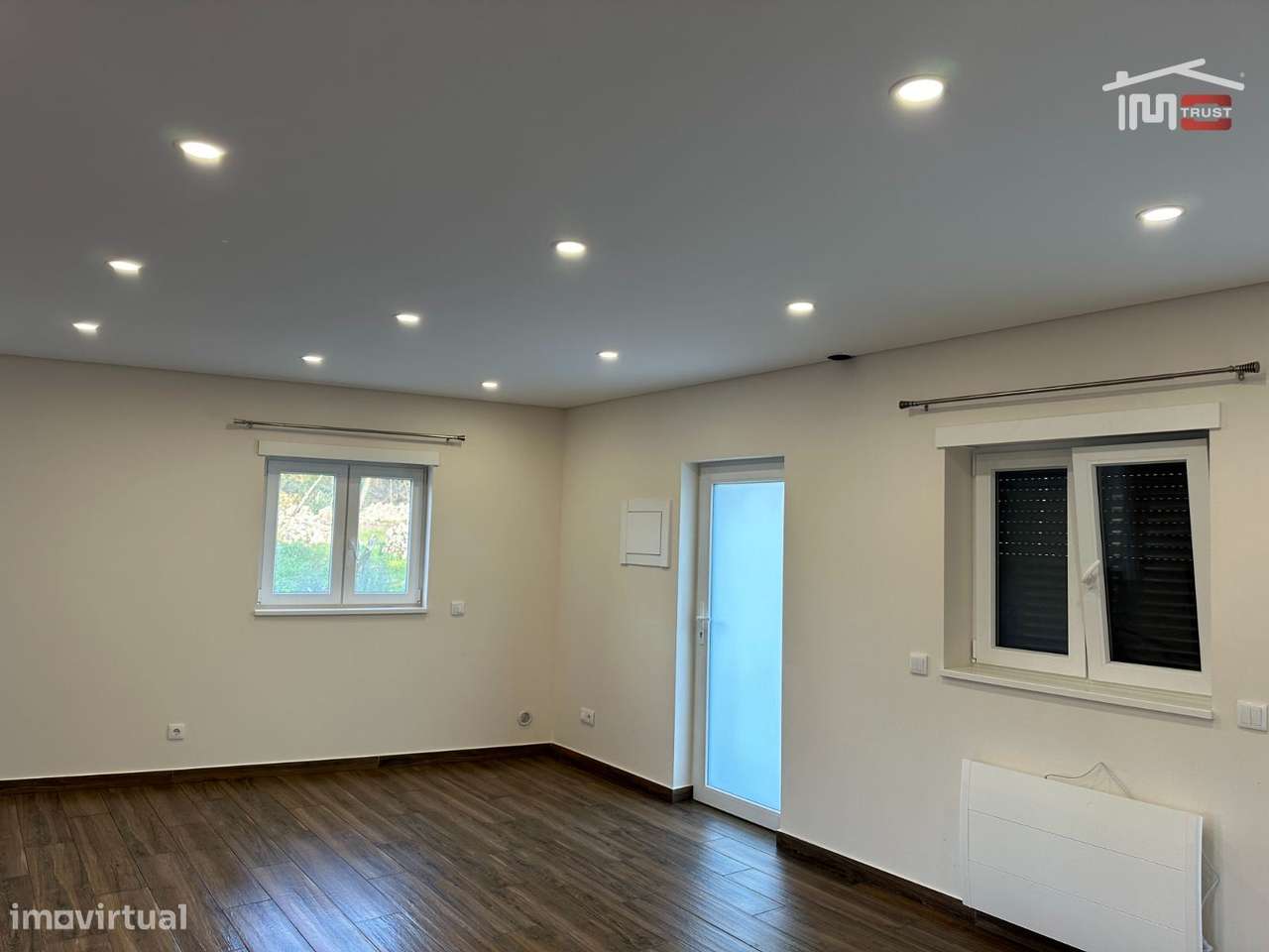 MORADIA T3 RECUPERADA EM ESTADO NOVO COZINHA EQUIPADA EM VALE SOBRE... - Grande imagem: 5/25