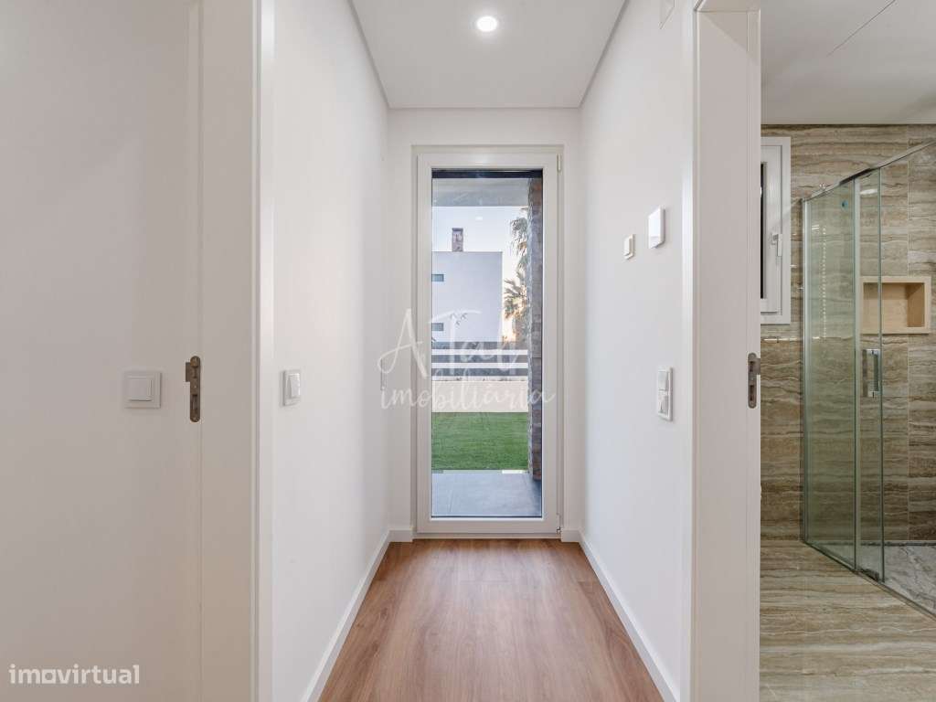 Moradia V4 com piscina em Azeitão-29