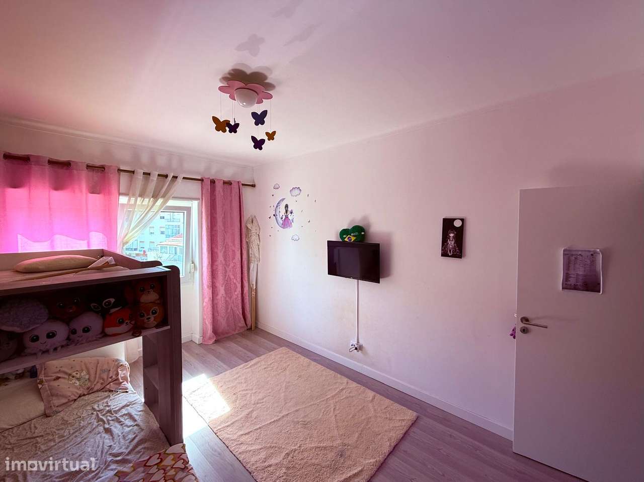 Moradia de 4 quartos, inserida num terreno com 367 m².-18