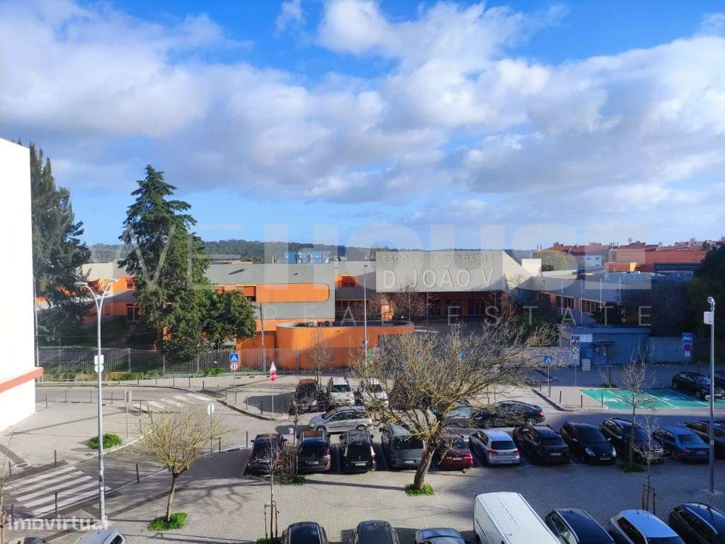 Apartamento T2 com Excelente Área e Vista Desafogada para Monsanto ...-20