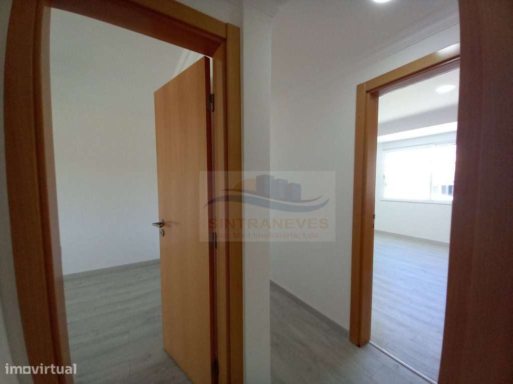 Moradia T3+T3 totalmente remodelada, com terraço, 4 casas de banho,...-25