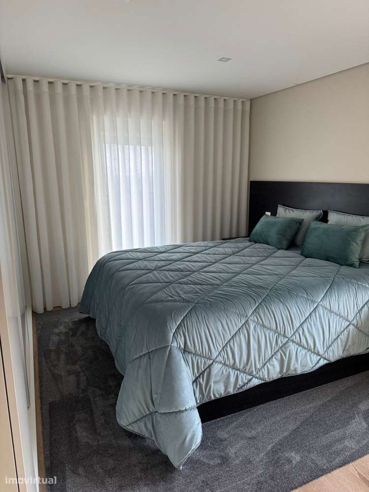 Moradia T3 individual Nova em Rebordões-10