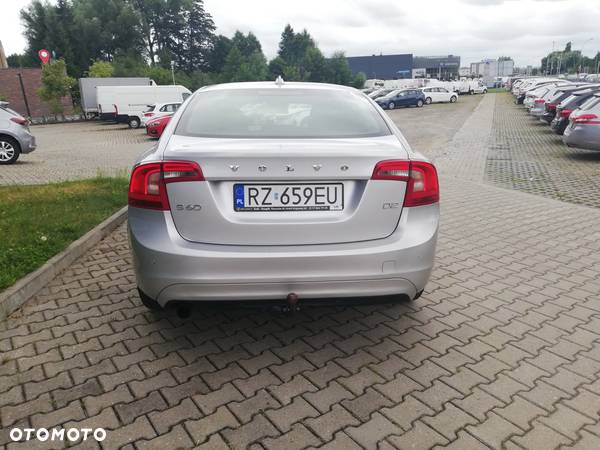 Volvo S60 D2 Powershift Kinetic - 4