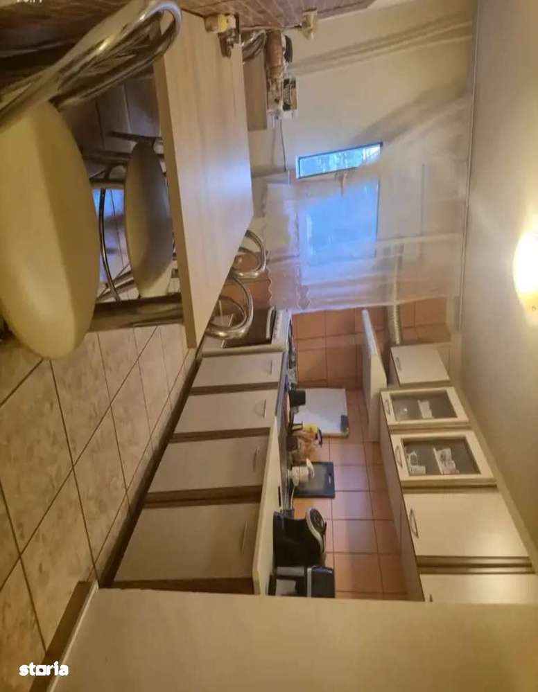 Apartament 3 camere semidecomandat in Craiovita Noua - Imagine principală: 5/8