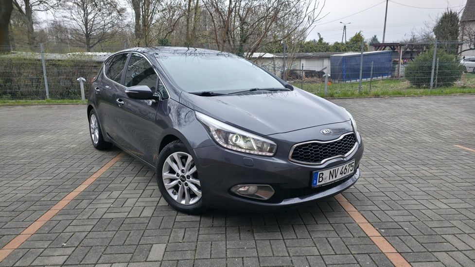 Kia Ceed II 1.6 CRDi 136 ISG Spirit 2015