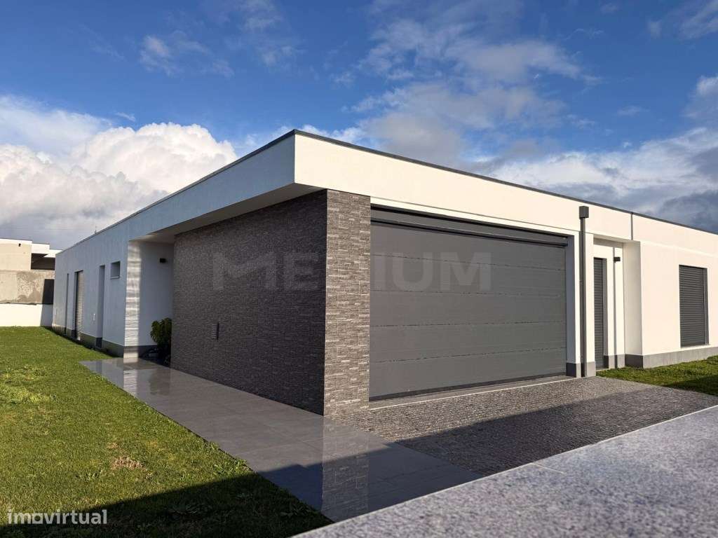 Moradia Térrea com piscina em Soutelo (Vila Verde) - Grande imagem: 5/30