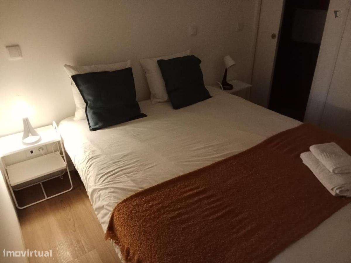 Apartamento com 1 quartos - localizado em Santa Marinha Porto - Grande imagem: 4/9