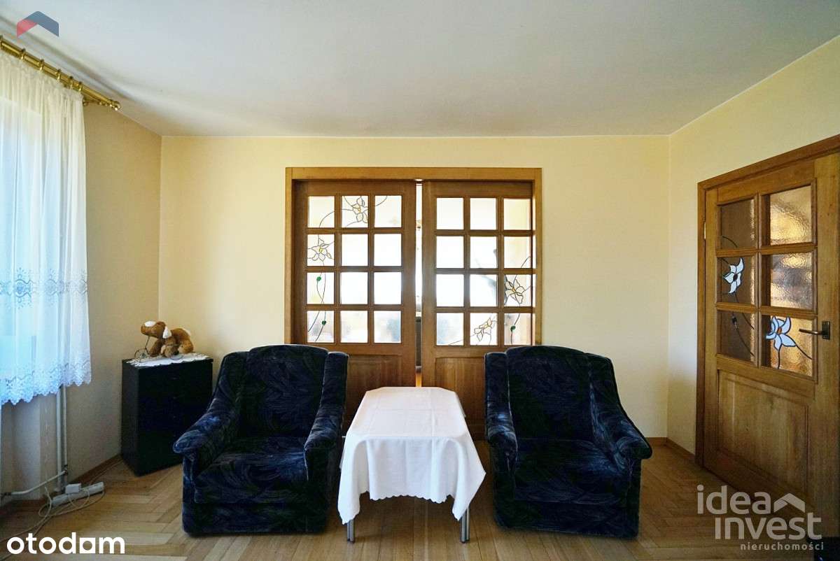 Duży dom w zabudowie bliźniaczej z potencjałem-11