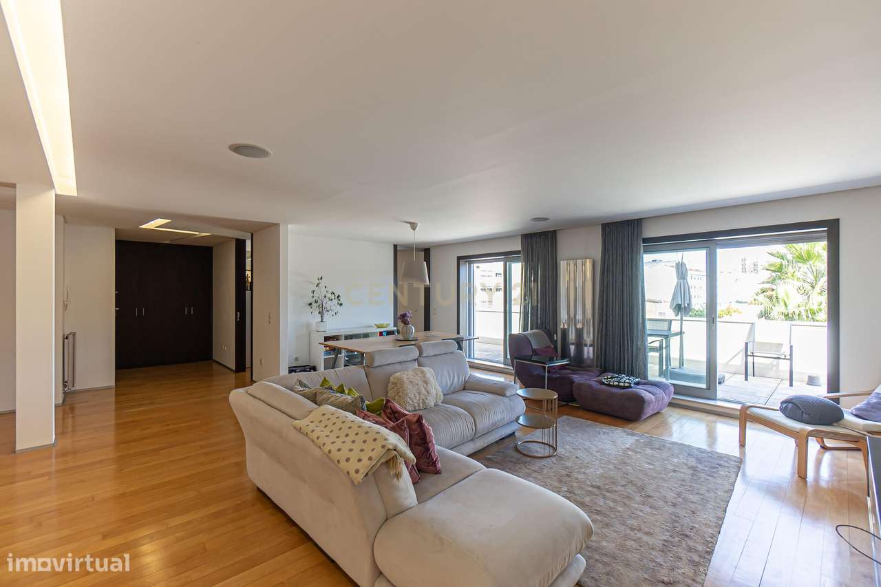 T3 com terraços e lugares de garagem na Senhora da Hora - Grande imagem: 4/39