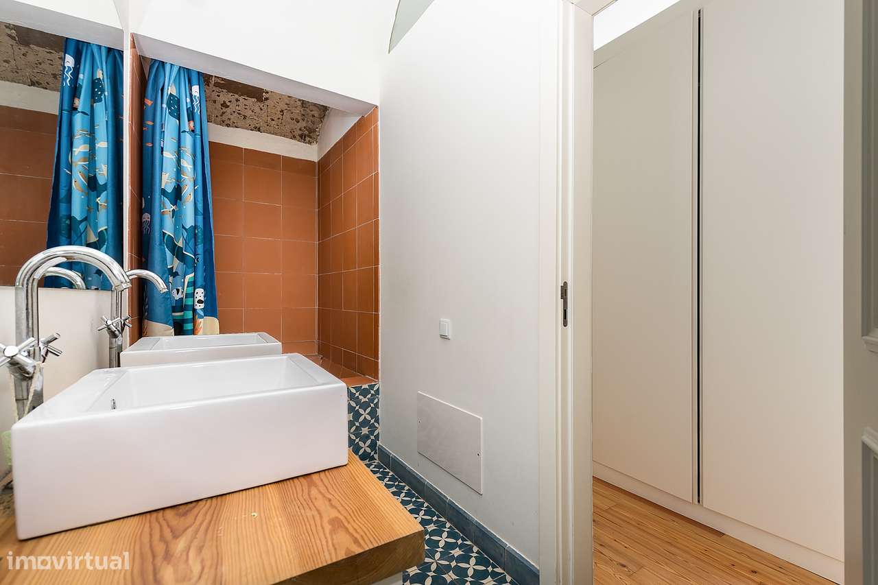 Moradia de luxo com 3 suites, pátio e varandas junto aos Meninos da Gr-14