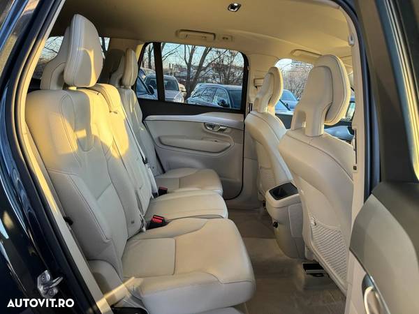 Volvo XC 90 B5 D AWD Geartronic Momentum - 23