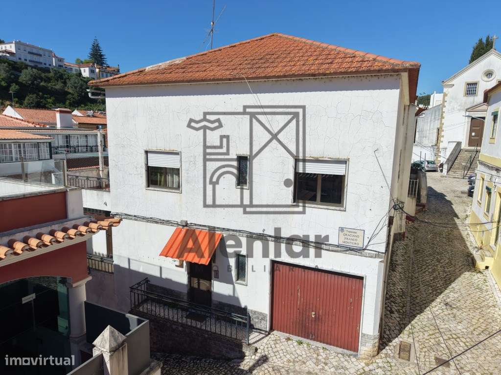 Moradia no Centro de Alenquer - Oportunidade - Grande imagem: 3/44