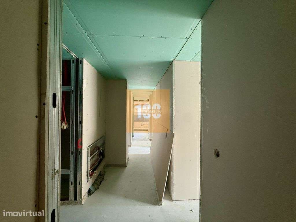 Apartamento T4 novo nas Antas-33