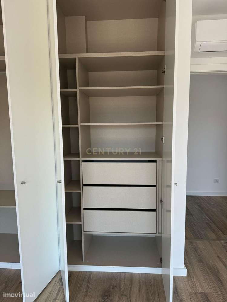 Moradia T3 de arquitetura contemporânea na Lagoa de Albufeira-12