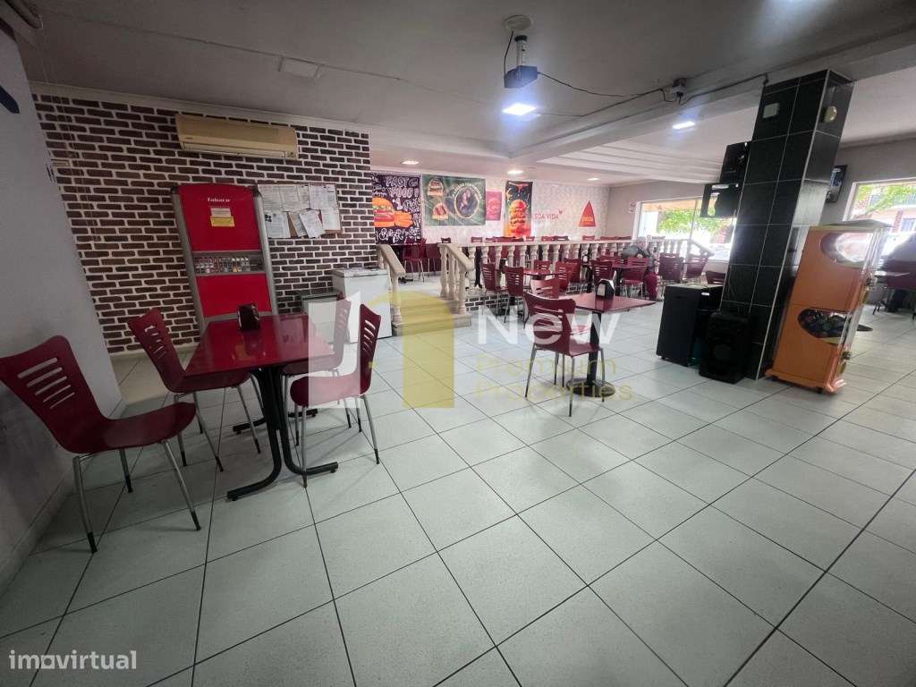 Trespasse de Café/Pastelaria na Cruz da Areia - Leiria. - Grande imagem: 2/37