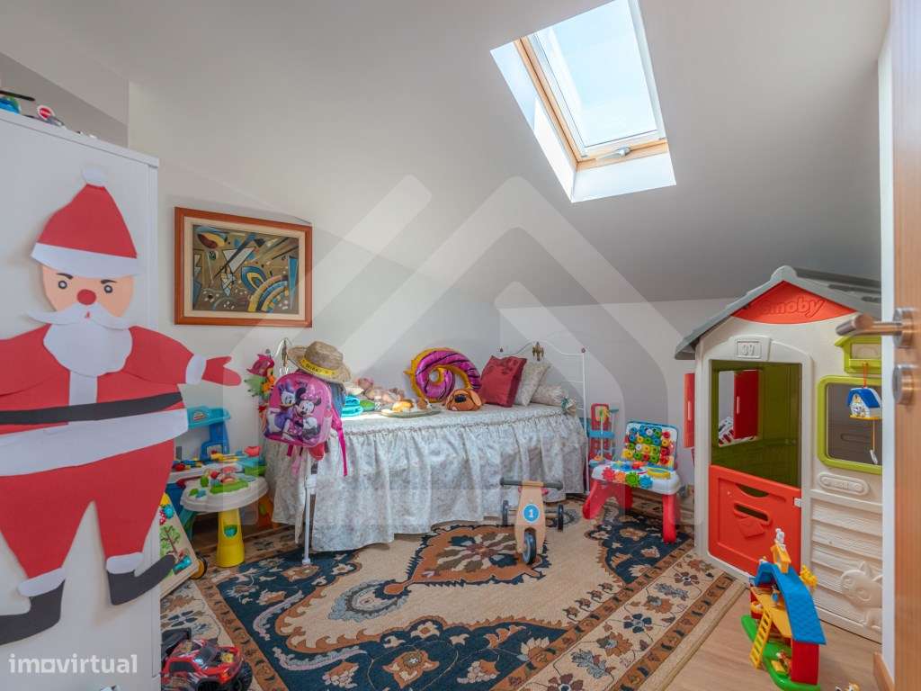 Apartamento T3 | Com aproveitamento de sótão | Alqueves-18