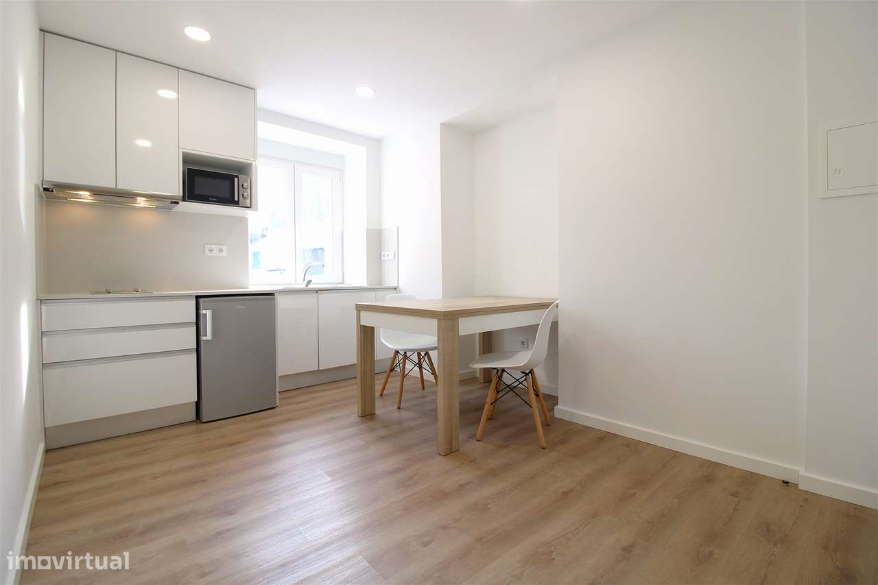 Estúdio em S.Martinho do Bispo - Grande imagem: 1/4