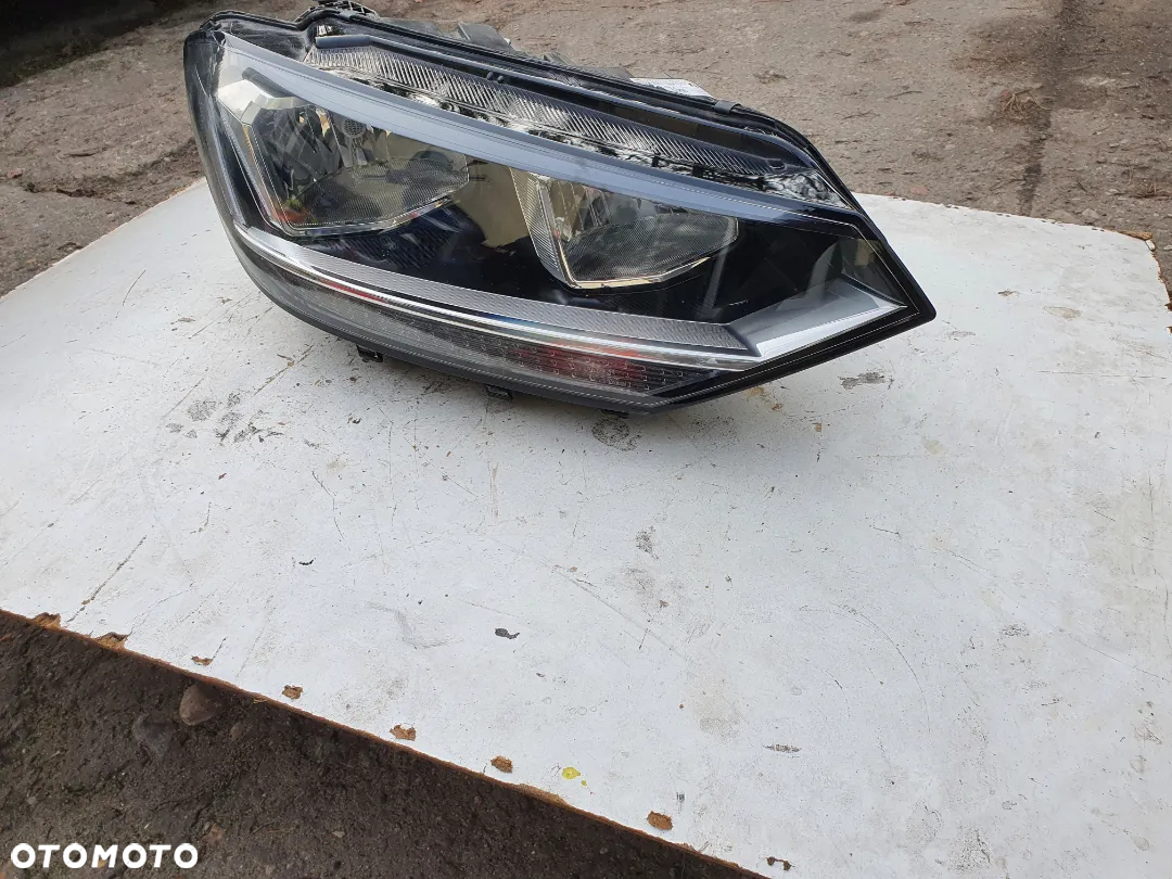 VW Touran lampa Prawa przód oryginalna EU 5TB 941 006A - 2