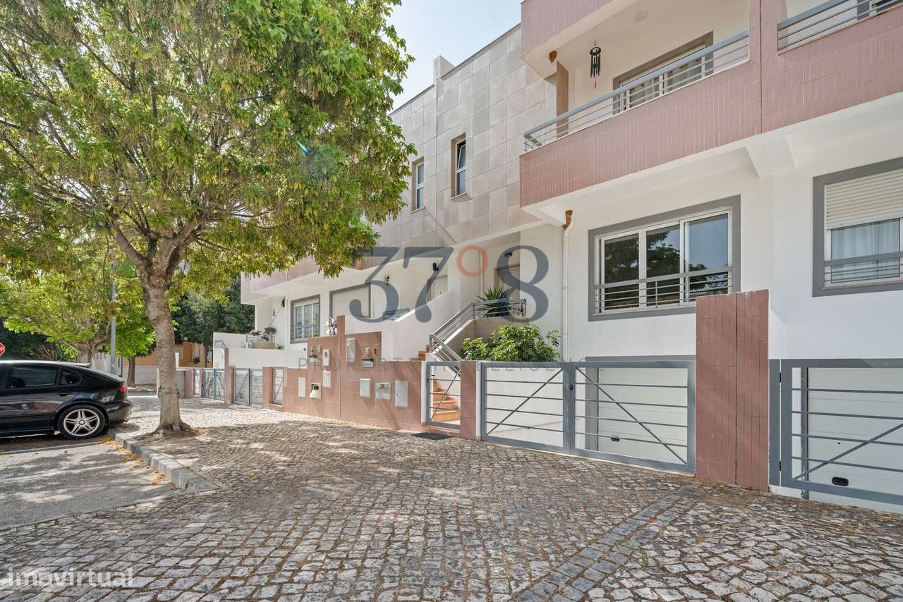 T4 - Moradia Versátil com Terraços, Garagem Dupla - Tavira Residencial-1