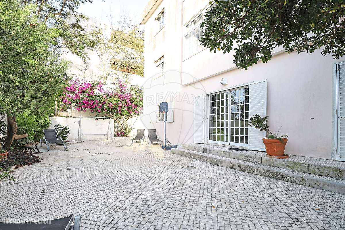 Moradia T6 para venda-45