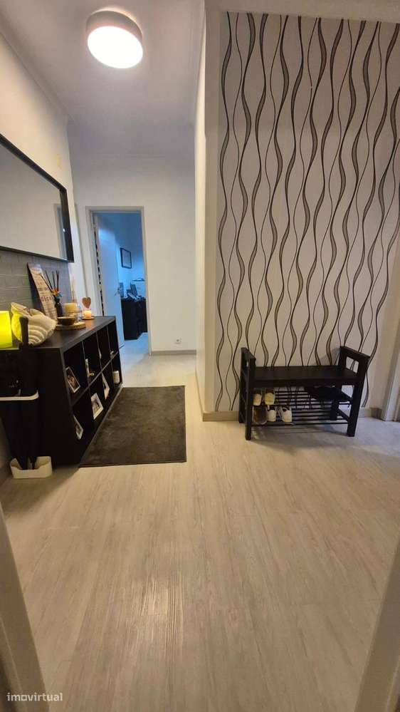 O Teu Refúgio Urbano na Cova da Piedade: T4 com Logradouro Privativo - Grande imagem: 2/25