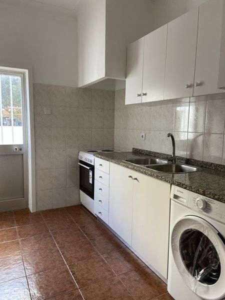 Moradia T3 - centro de Espinho - Grande imagem: 4/7