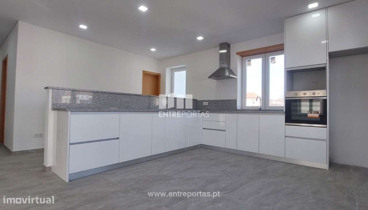 Venda de imponente moradia V2+1, Barroselas, Viana do Castelo - Grande imagem: 5/30