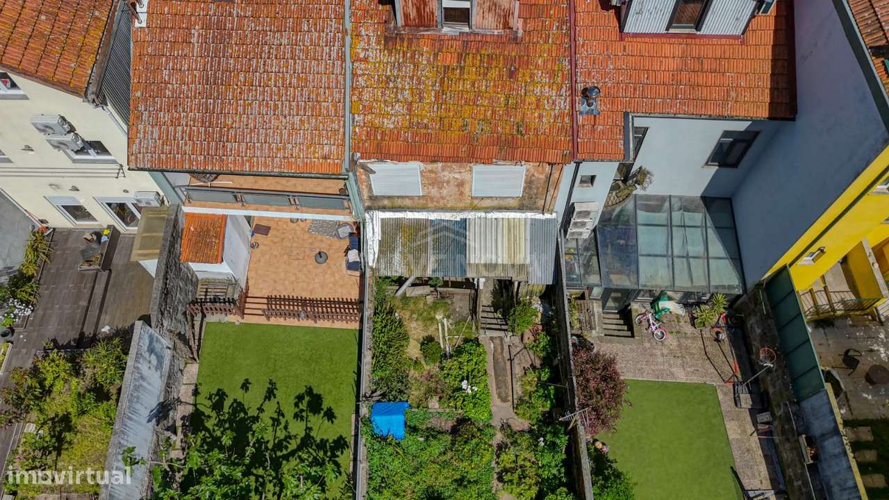 Moradia T6, lote de 193m2 e 117m2 de área exterior em Paranhos - Porto - Grande imagem: 3/25