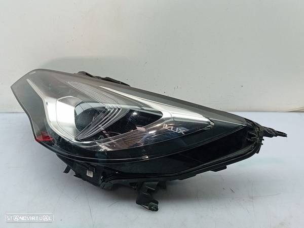 Farol Otica Esquerdo Opel Astra K (B16) - 2