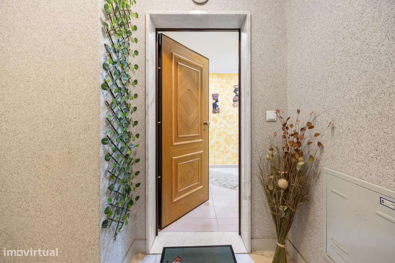 Apartamento T2 em Corroios | Conforto, Acessos e Qualidade de Vida-18