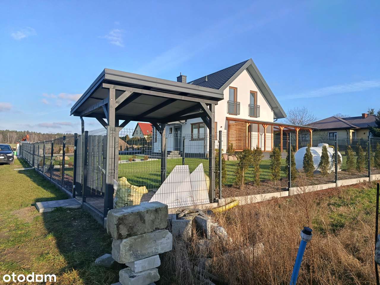 Nowoczesny dom z działką w spokojnej okolicy - Pełny obrazek: 4/16