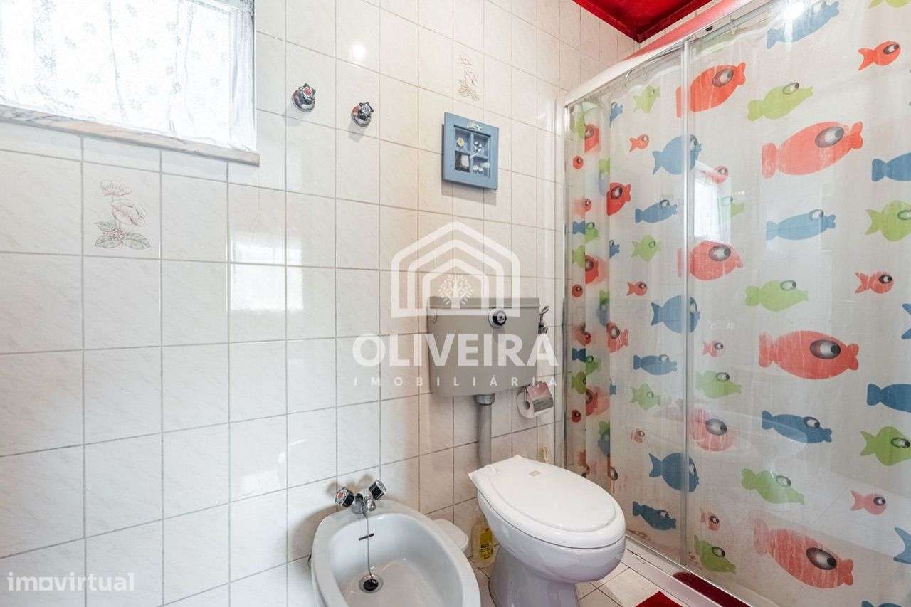 Moradia com Habitação e Comércio-25