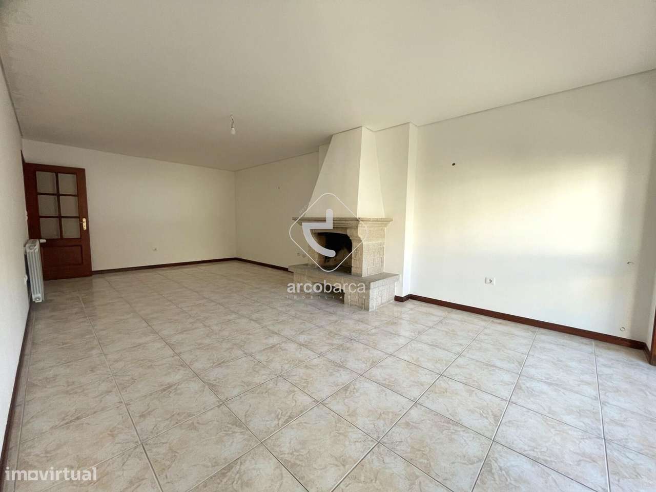 Apartamento T2 no centro da vila de Arcos de Valdevez-3