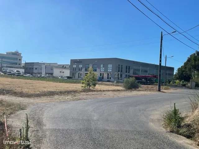 Terreno urbano em Porto Salvo, Oeiras - Grande imagem: 1/16