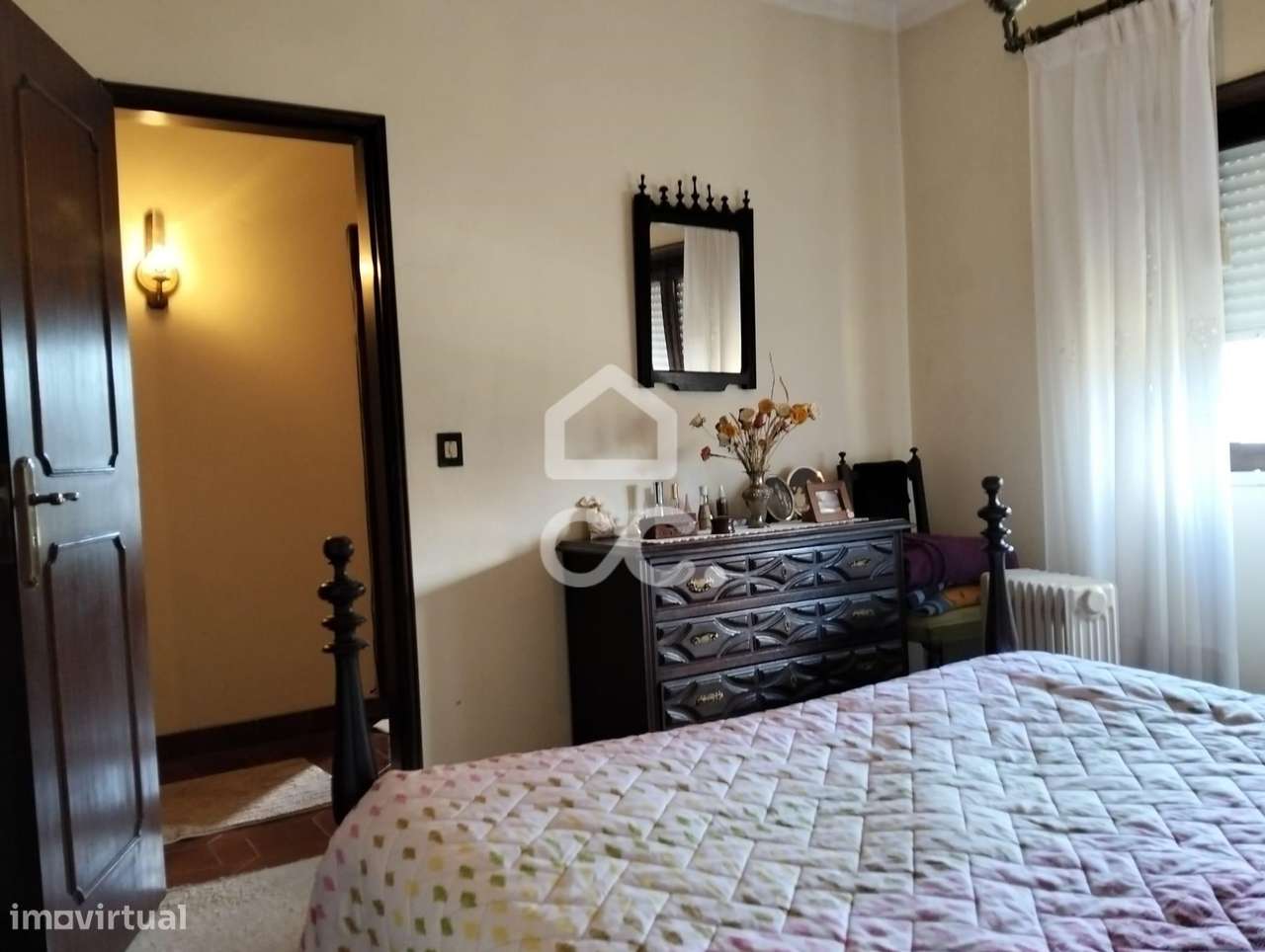 Moradia T5 inserida em lote de 376 m²-21