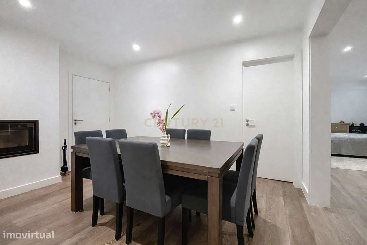 Moradia Moderna com Piscina + Apartamento Independente | Construção 20-57