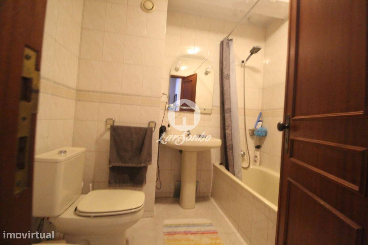 Apartamento T2, situado em Valongo-16