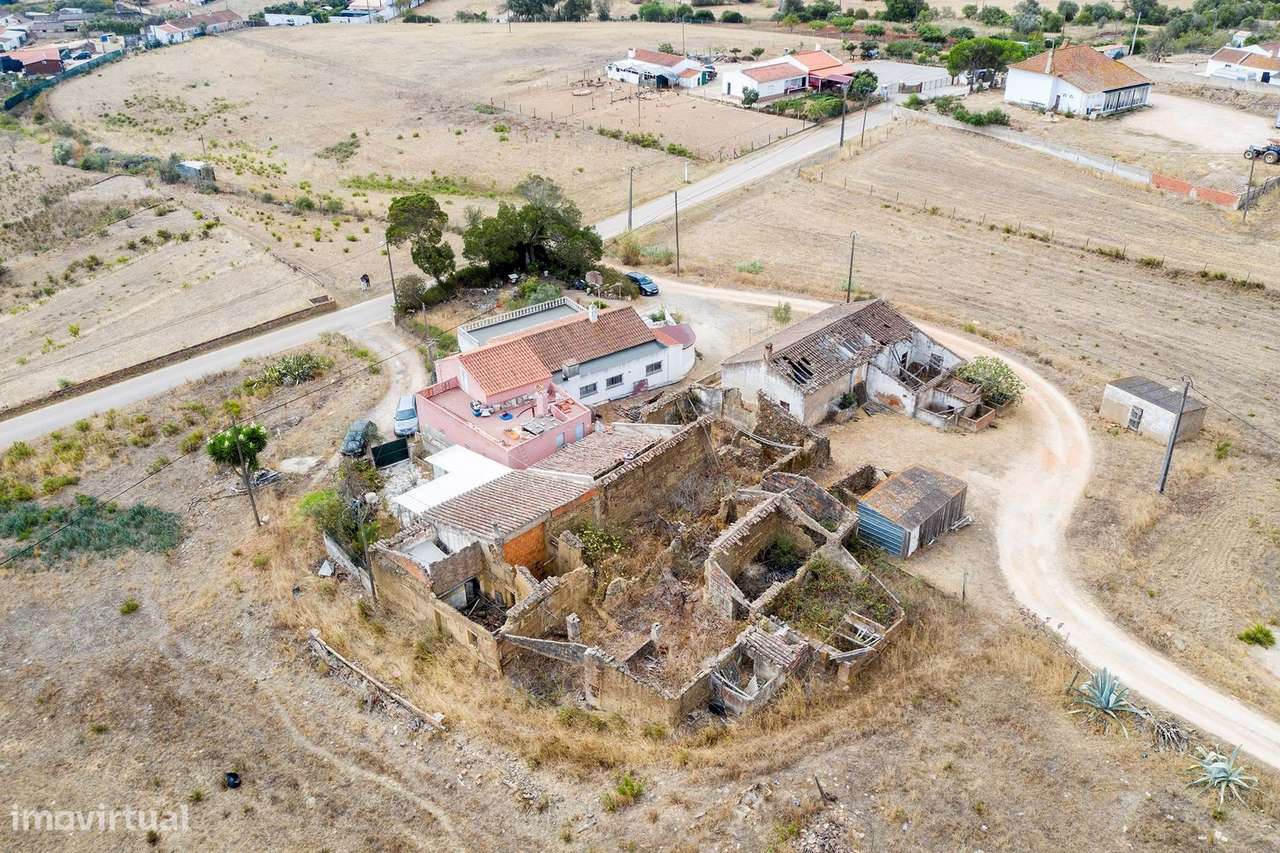 TERRENO RÚSTICO COM RUÍNA NO COTIFO, LAGOS - Grande imagem: 5/11
