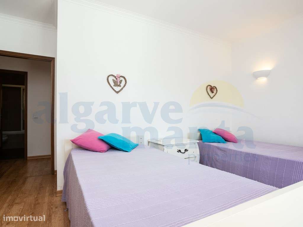 Moradia geminada T3 com Piscina Privada e Garagem - Praia da Lota-29