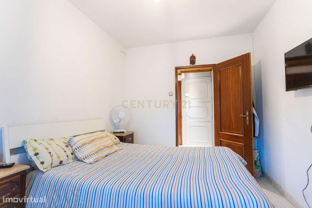 Apart. T2 com 61 m2 em Santo António dos Cavaleiros – Praceta Manuel F-8